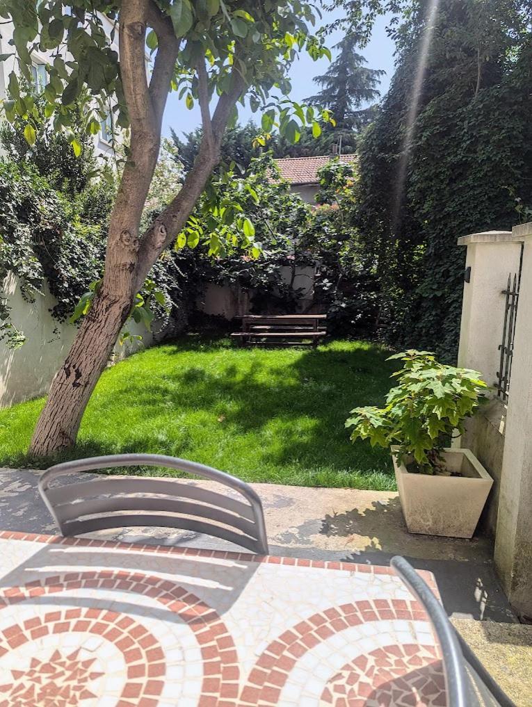 Maison Jardin Et Parking Prive Dans Grenoble Bagian luar foto